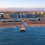 리조트 Lago Hotel 5*