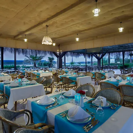 Lago Hotel Side