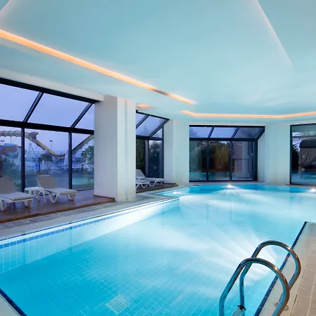 Semesteranläggning (resort) Lago Hotel 5*