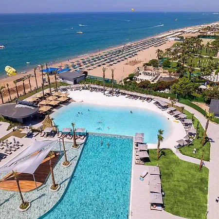 Lago Hotel 5*