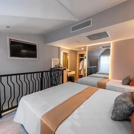 Lago Hotel Rezort 5*