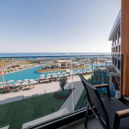 Lago Hotel 5*