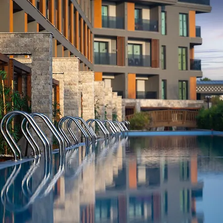 Lago Hotel Resort 5*