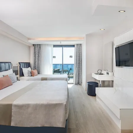 Lago Hotel 5* Side